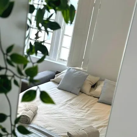 Cocon Urbain A 2 Pas De La Gare - La Defense Нантерр